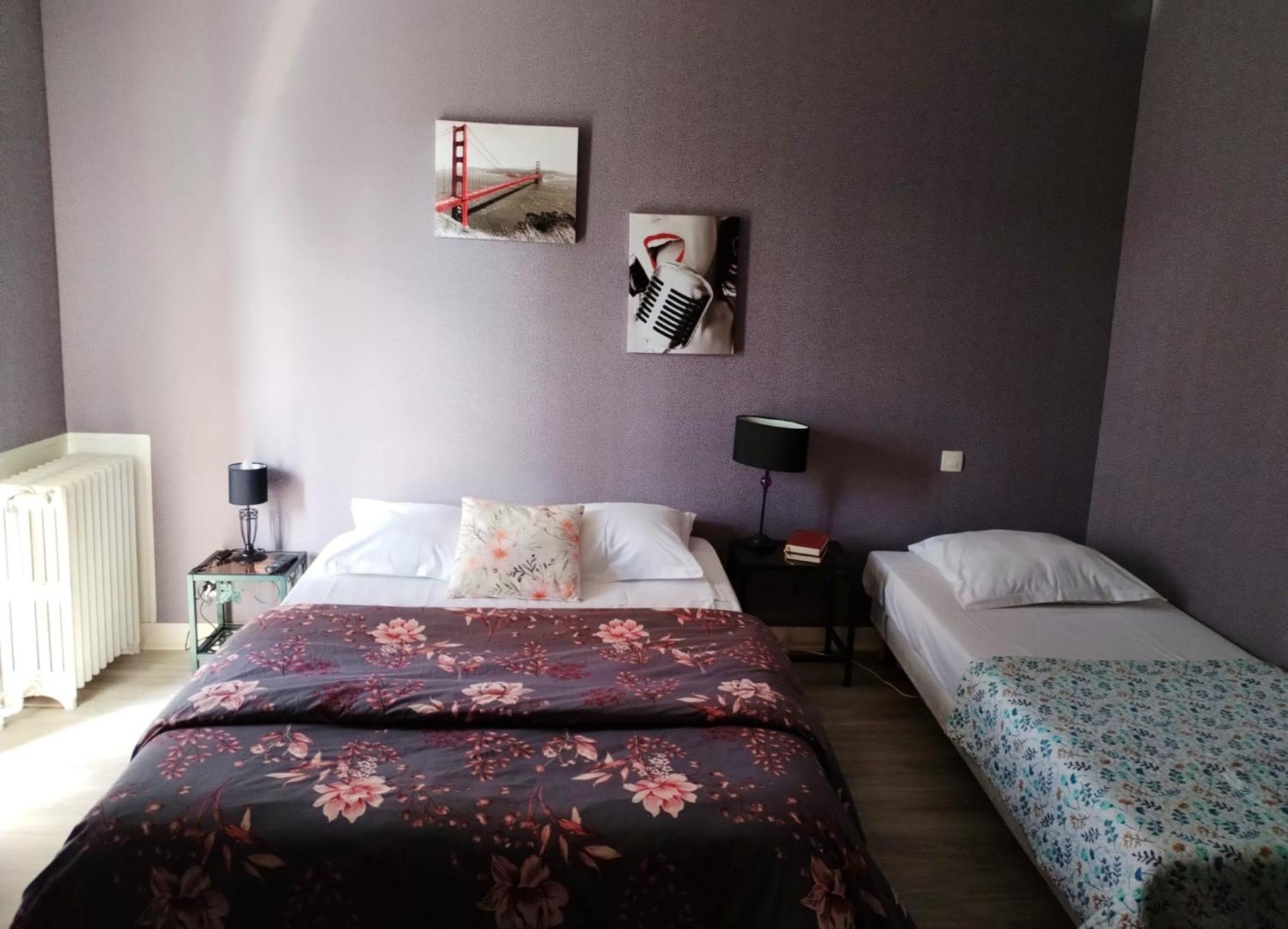 Hotel Aux Trois Rois Pont-Sur-Yonne Zimmer foto